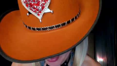 Snapshot of dorothy_meyer chatting on February 4, 11:38 am Dorothy Next stream on Monday at 3am-9am online show from February 4, 11:38 am