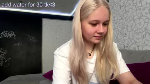 Snapshot of dory_liss chatting on October 9, 5:11 am dory_liss online show from October 9, 5:11 am