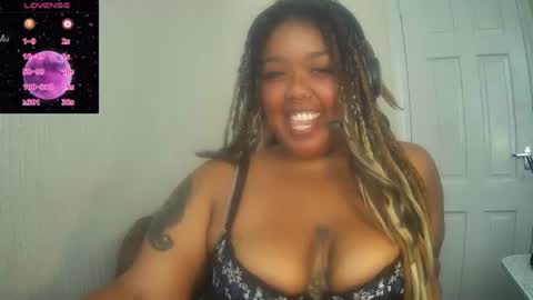 DeeDee online show from July 6, 11:37 am