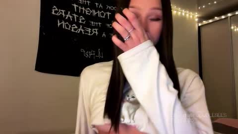 MOLLYYYY dont forget to give me a thumb up online show from November 8, 3:55 am