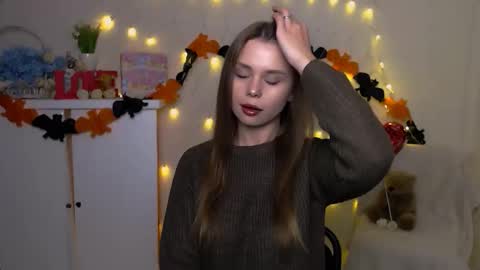 Snapshot of dream_mari chatting on October 19, 6:37 am Mari online show from October 19, 6:37 am