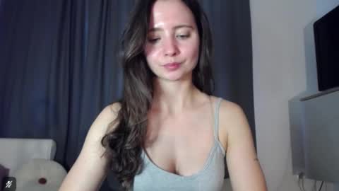 Nicole online show from October 22, 2:00 pm