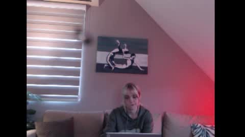 A girl online show from October 15, 7:33 am