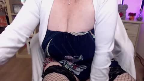 dreammilfi online show from October 2, 7:57 am