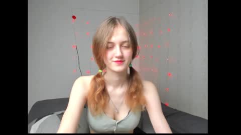 dreamy_pollyyy online show from March 24, 3:28 pm