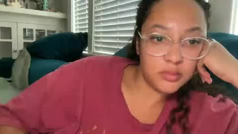 RIRI OR DREAMY online show from June 23, 11:58 pm