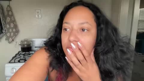 RIRI OR DREAMY online show from November 22, 4:42 pm