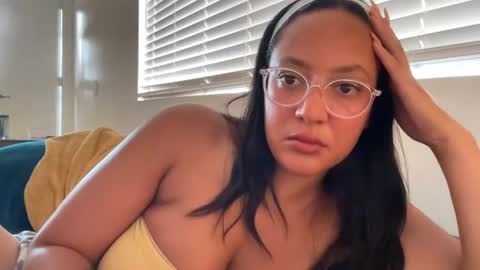 RIRI OR DREAMY online show from July 28, 4:16 pm