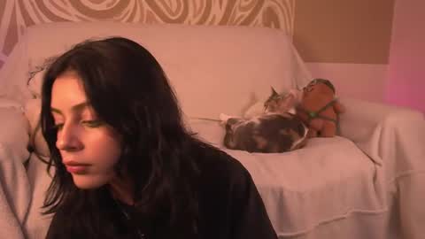 Daisy online show from March 6, 4:24 pm