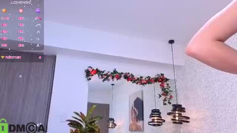 dulce_isabel_ online show from July 17, 4:06 am