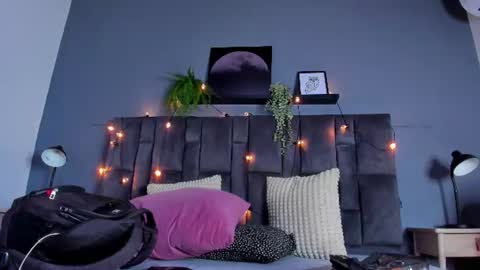 DULCE AURORA online show from July 17, 2:49 am