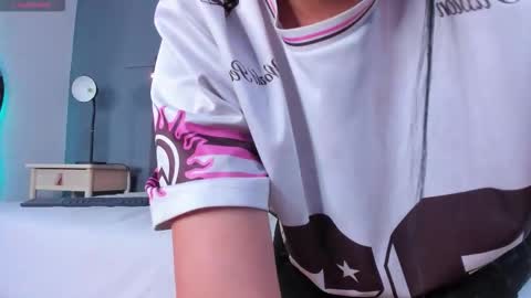 DULCE AURORA online show from January 18, 11:17 am