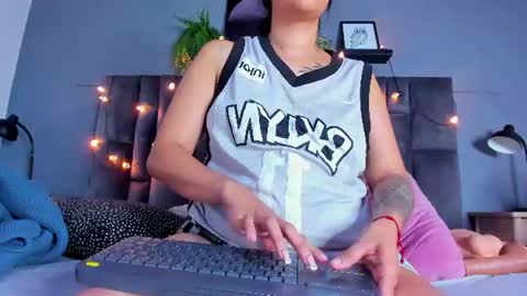 DULCE AURORA online show from July 22, 4:02 am