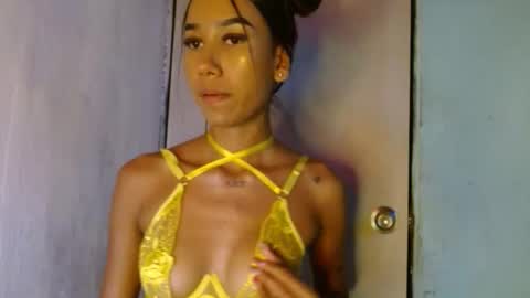 dulcelatina222 online show from March 20, 5:12 am