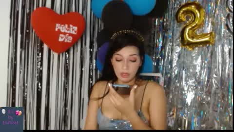 Snapshot of dulcepicante_1 chatting on December 18, 5:52 pm dulcepicante_1 online show from December 18, 5:52 pm