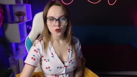 Snapshot of dyna_bae chatting on February 28, 1:15 am Dyna online show from February 28, 1:15 am