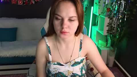 Snapshot of dyna_bae chatting on October 19, 1:51 am Dyna online show from October 19, 1:51 am