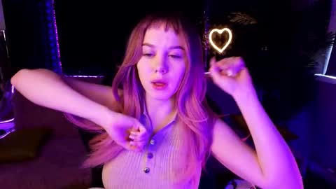 Snapshot of dyna_bae chatting on October 10, 3:00 am Dyna online show from October 10, 3:00 am