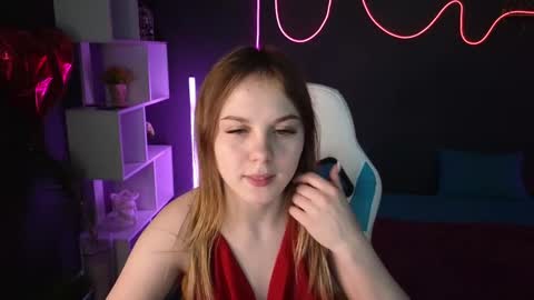 Snapshot of dyna_bae chatting on March 8, 8:08 am Dyna online show from March 8, 8:08 am