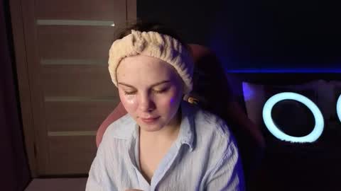 Snapshot of dyna_bae chatting on October 7, 1:54 am Dyna online show from October 7, 1:54 am