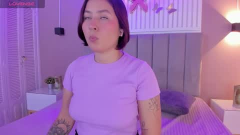 Snapshot of dyvis_22 chatting on February 18, 11:11 am Juana online show from February 18, 11:11 am