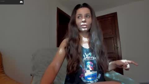 Snapshot of easyacee chatting on October 28, 10:43 am easyacee online show from October 28, 10:43 am