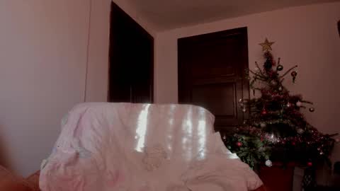 Snapshot of easyacee chatting on January 4, 11:33 am easyacee online show from January 4, 11:33 am