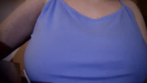 easysmart000 online show from February 23, 7:02 pm