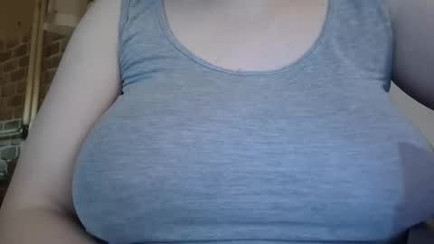 easysmart000 online show from September 18, 4:49 pm