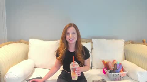 Snapshot of eatmygingersnapps chatting on January 13, 3:47 pm Allison online show from January 13, 3:47 pm