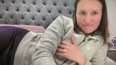 Nadia Ferreira  online show from February 10, 9:04 pm