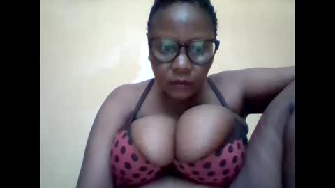 Snapshot of ebonybussy chatting on September 13, 10:34 am MAMITO online show from September 13, 10:34 am