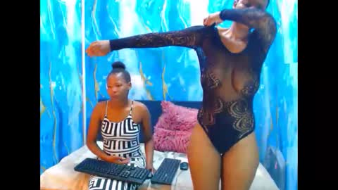 Snapshot of ebonyfirexx chatting on October 20, 5:21 am Life online show from October 20, 5:21 am