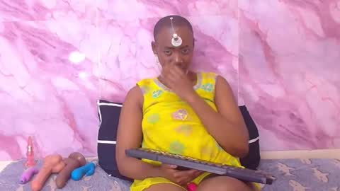 Snapshot of ebonyolive69 chatting on September 12, 7:43 pm Cindy online show from September 12, 7:43 pm
