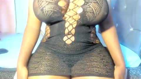 ebonysmiles00 online show from July 13, 9:32 am