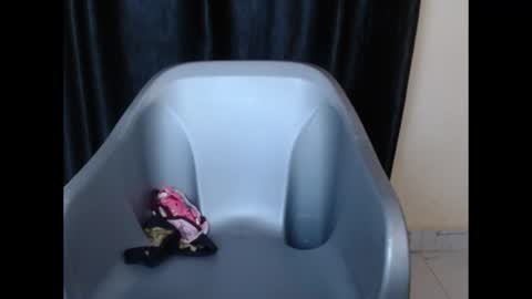 ebonyxxbae online show from January 13, 12:49 am