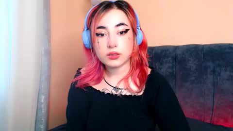 Snapshot of ediefris chatting on January 3, 6:33 am fickle demon made of clumps of matter online show from January 3, 6:33 am