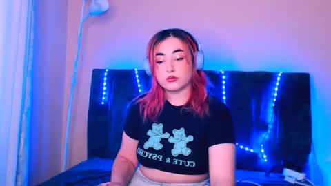 Snapshot of ediefris chatting on January 5, 7:17 am fickle demon made of clumps of matter online show from January 5, 7:17 am