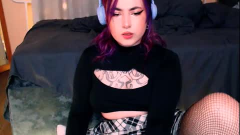 Snapshot of ediefris chatting on February 4, 7:55 pm fickle demon made of clumps of matter online show from February 4, 7:55 pm