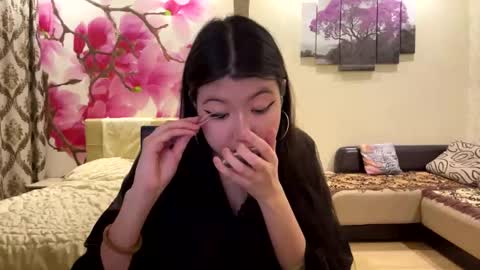 Eri online show from March 13, 6:42 pm