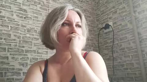 Snapshot of edithmanning chatting on February 14, 10:49 am edithmanning online show from February 14, 10:49 am