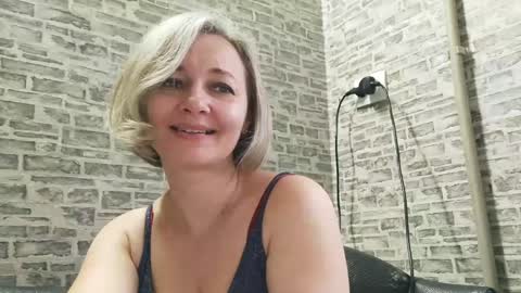 Snapshot of edithmanning chatting on December 24, 7:49 am edithmanning online show from December 24, 7:49 am
