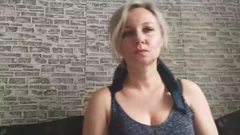 Snapshot of edithmanning chatting on March 5, 8:10 am edithmanning online show from March 5, 8:10 am