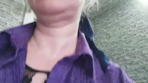 Snapshot of edithmanning chatting on February 2, 10:13 am edithmanning online show from February 2, 10:13 am