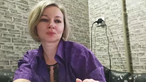 Snapshot of edithmanning chatting on December 16, 7:26 am edithmanning online show from December 16, 7:26 am