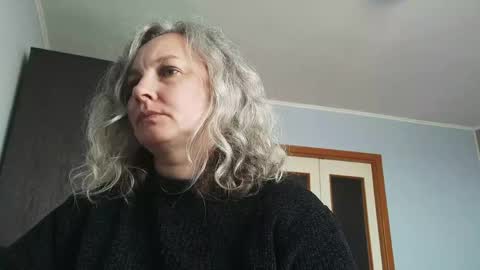 edithmanning online show from May 3, 6:28 am