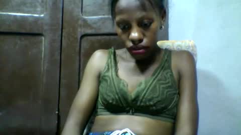 edwige770943 online show from May 13, 4:35 pm