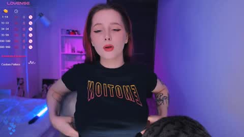 Snapshot of effie_lee chatting on December 5, 7:49 am Effie online show from December 5, 7:49 am