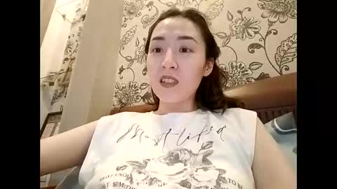 Effy online show from April 28, 4:33 pm