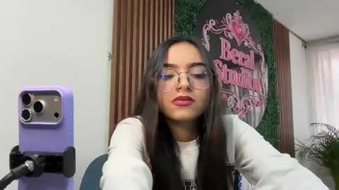 eimy_rosse18 online show from May 4, 1:15 pm